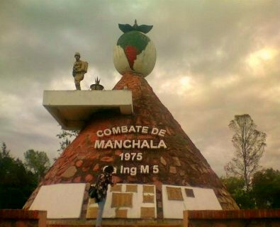 Manchalá: quitan monumento en homenaje a sus héroes